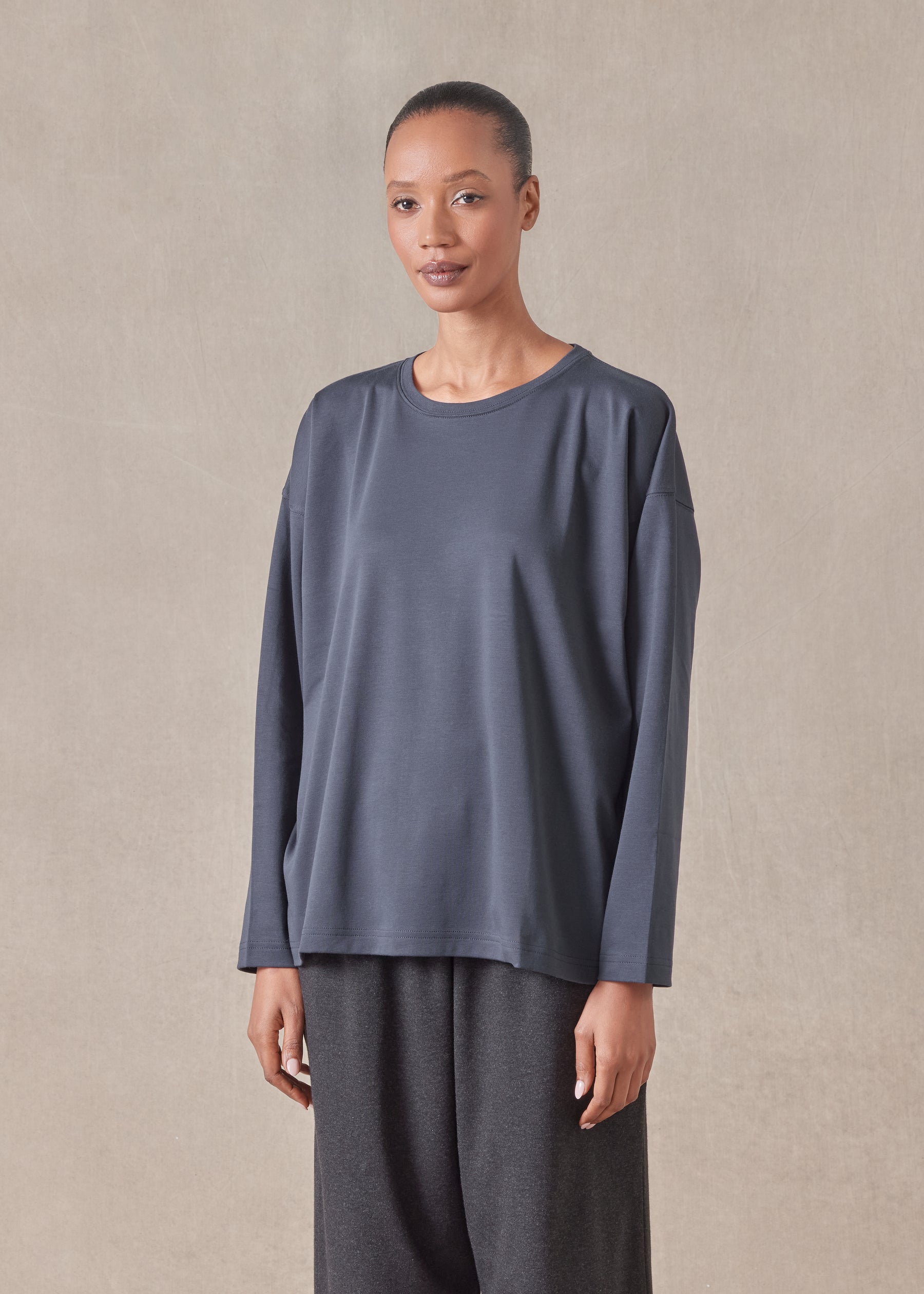 long sleeve smaller round neck - mid