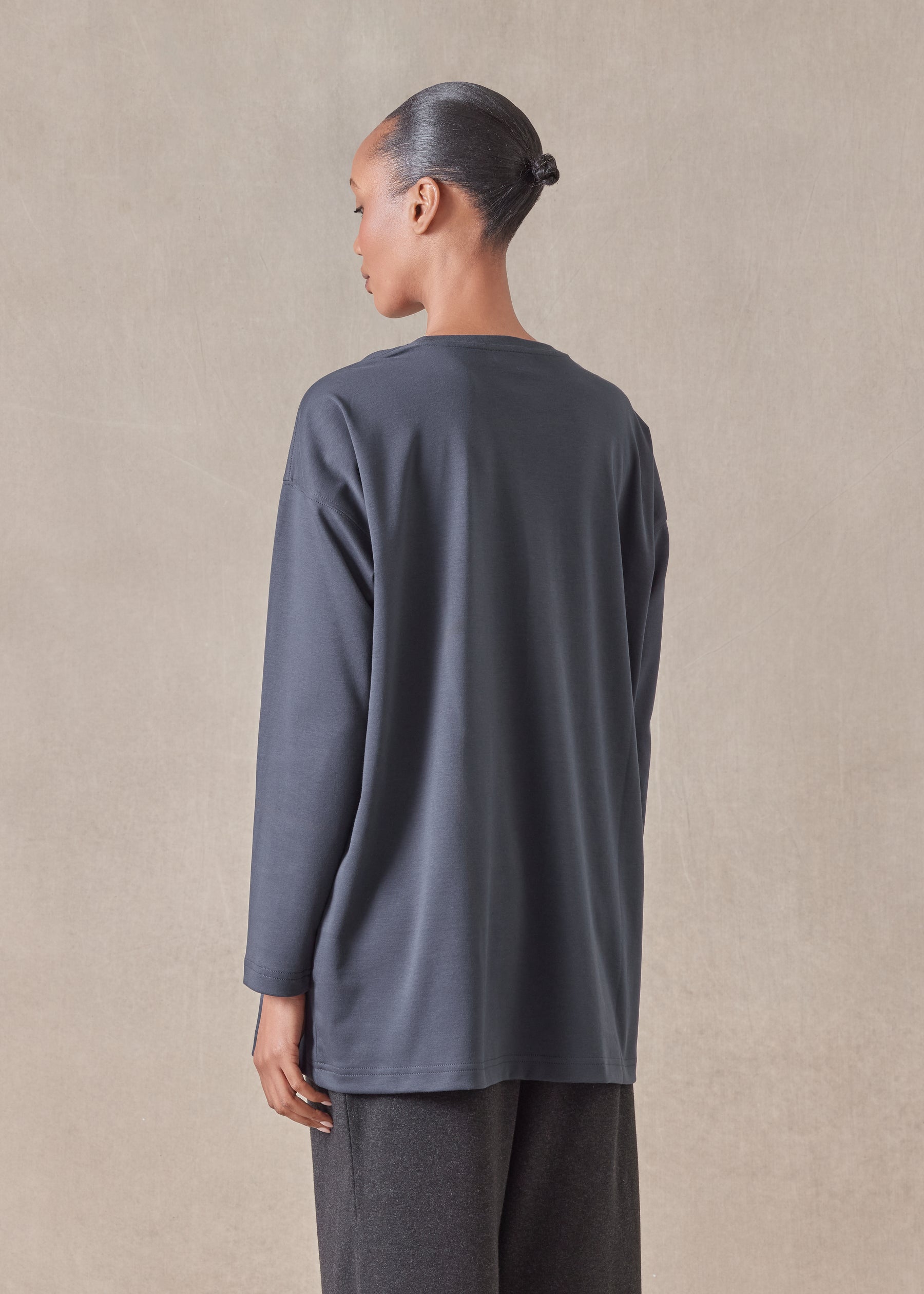 long sleeve smaller round neck - long