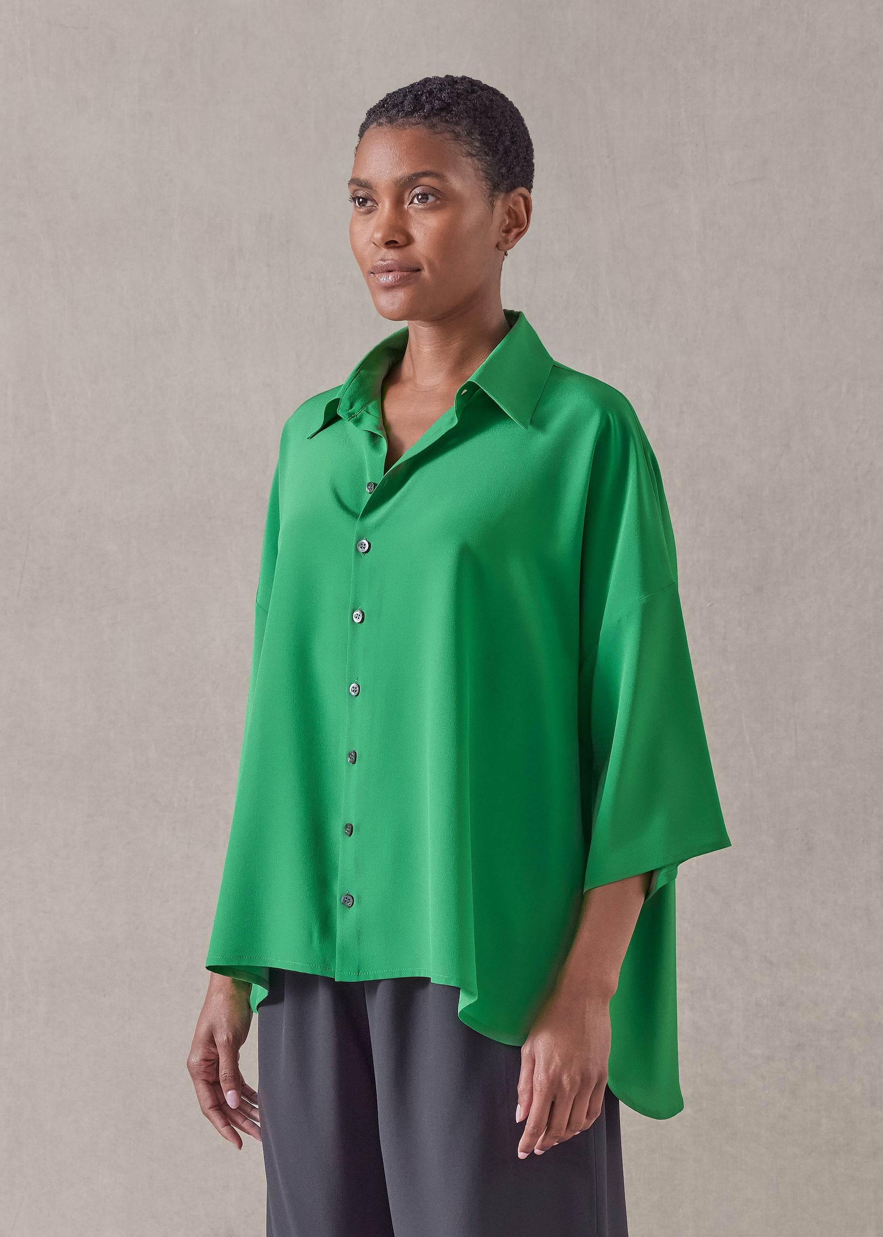 silk sloped shoulder wide a-line short sleeve shirt with collar - mid