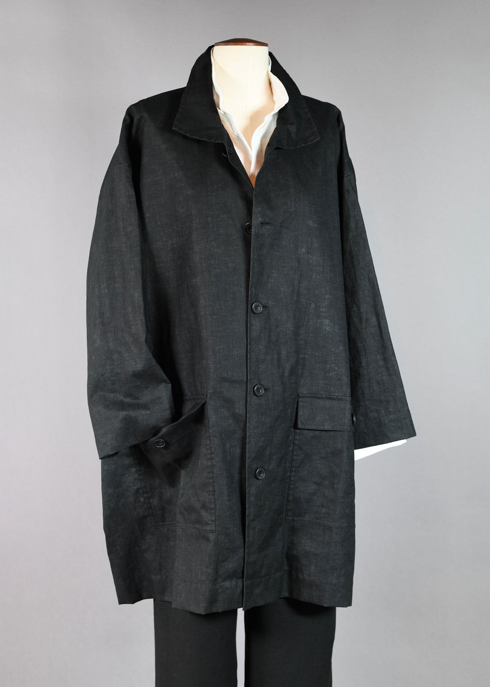 extra wide sloped shoulder raincoat with tab - 3/4 length