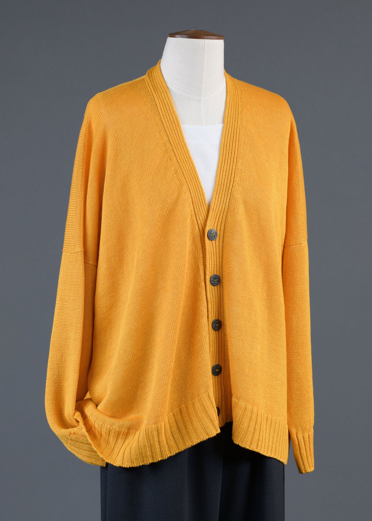 linen knitted v-neck cardigan - mid