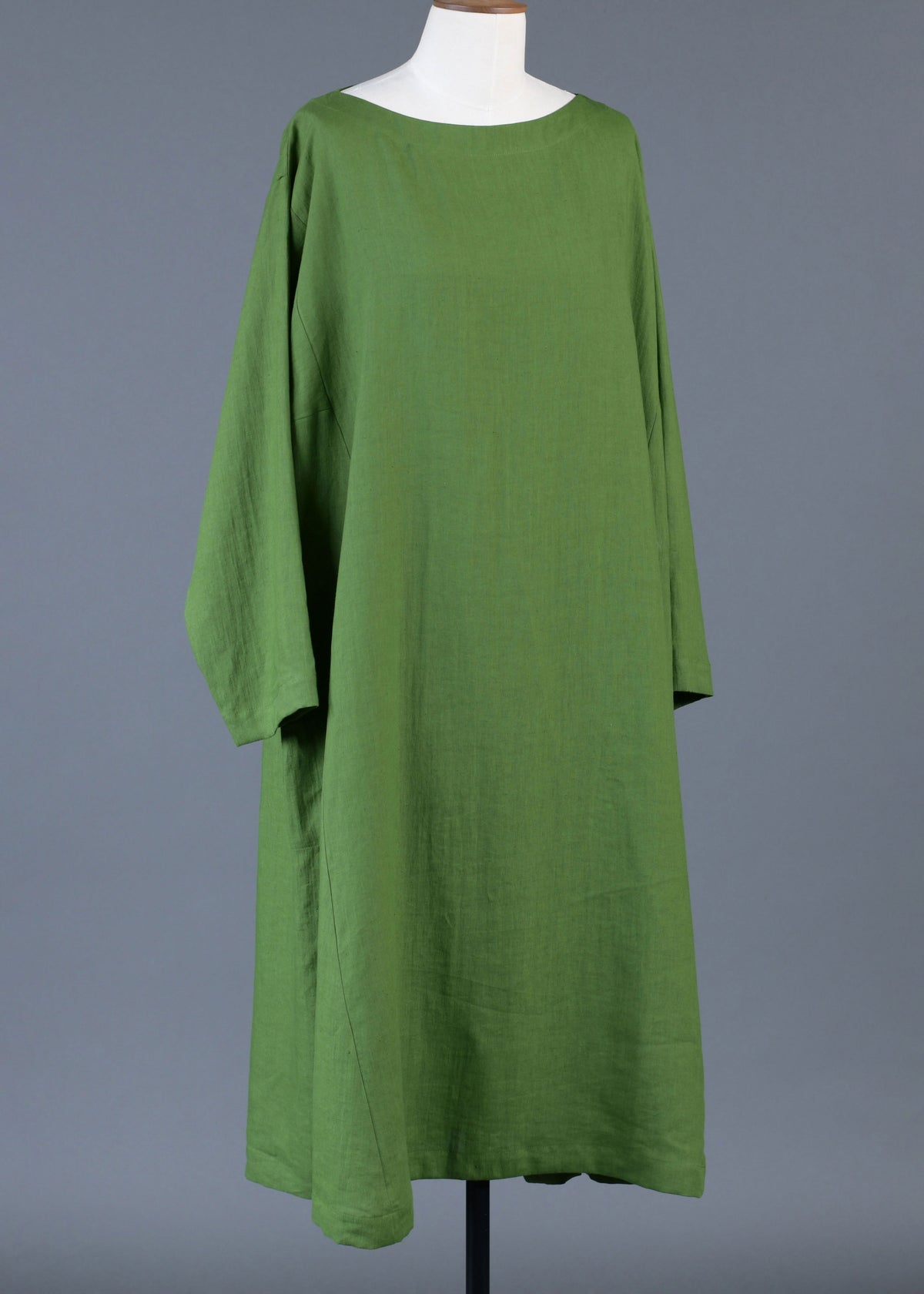 linen side panelled scoop neck dress in darklime