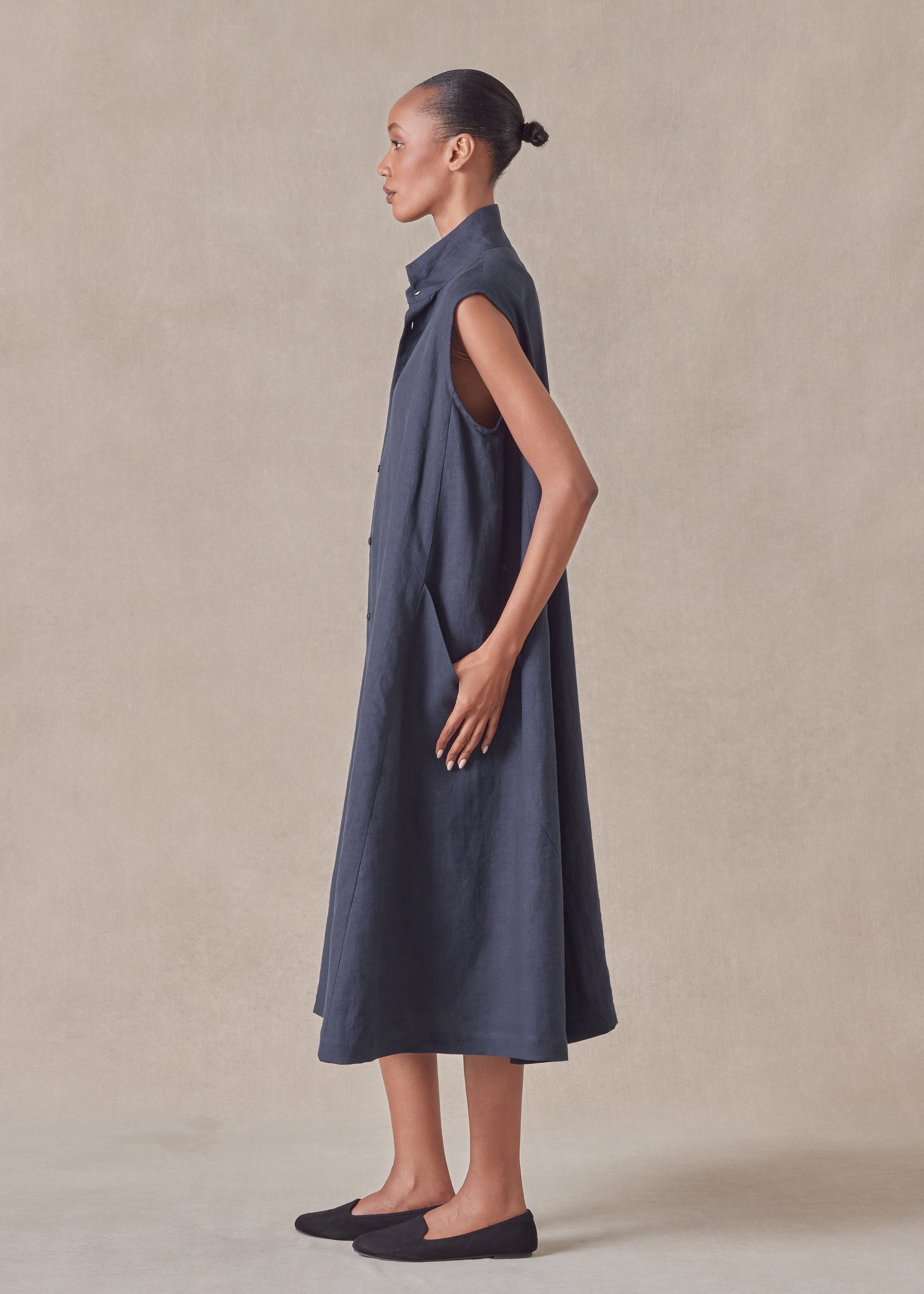 linen sleeveless caucasus shirt dress with notch collar