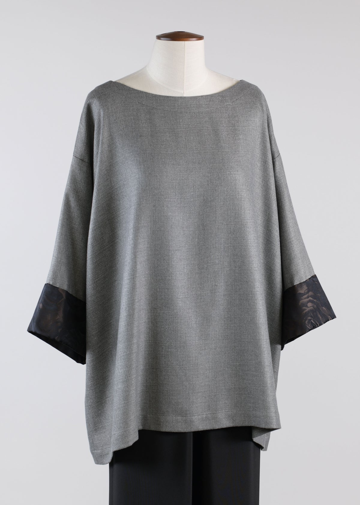 cashmere silk mix a-line scoop neck 3/4 sleeve tunic with contrast sleeve edge - long