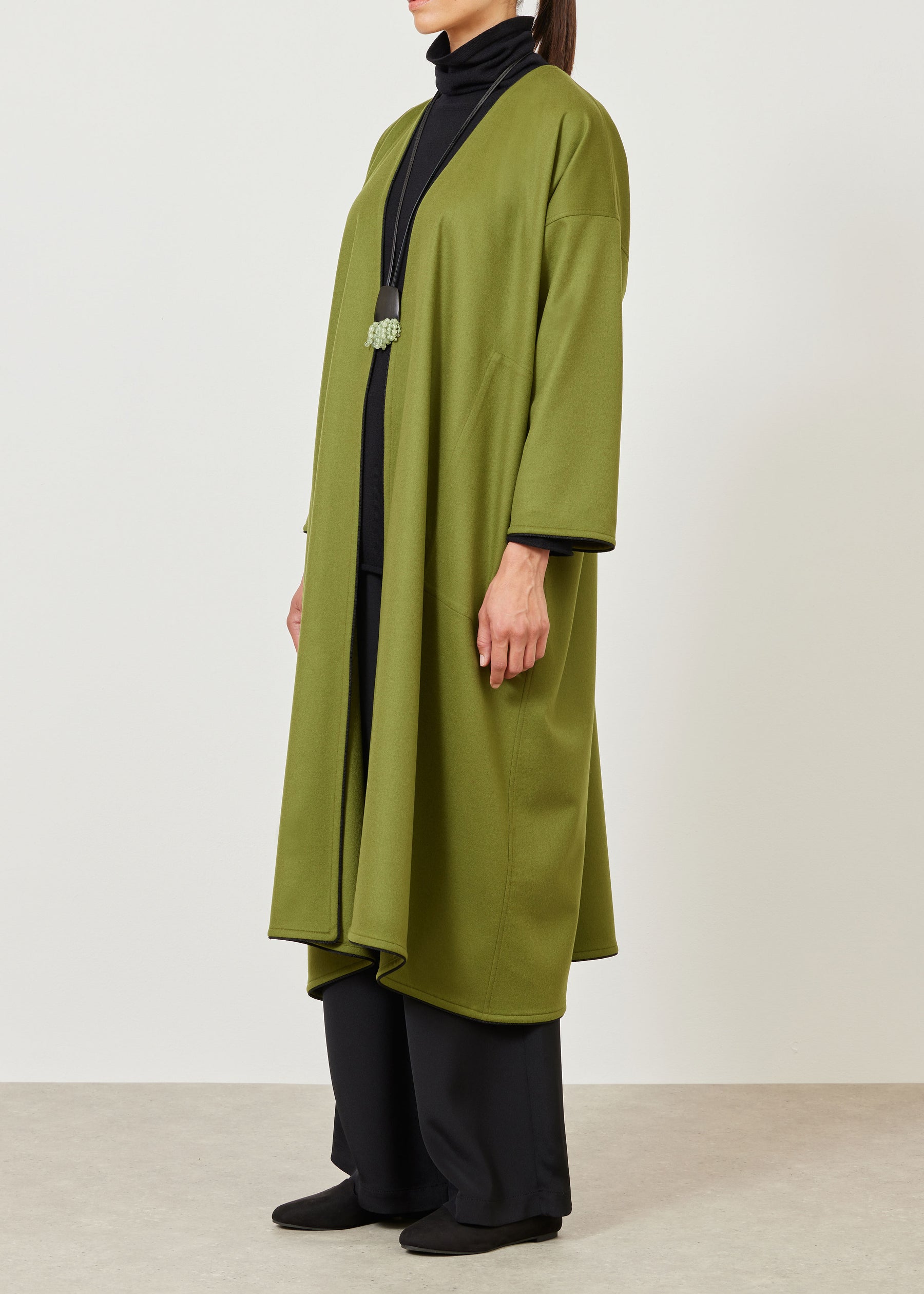 cashmere wide a-line v-neck coat (with piped edge)