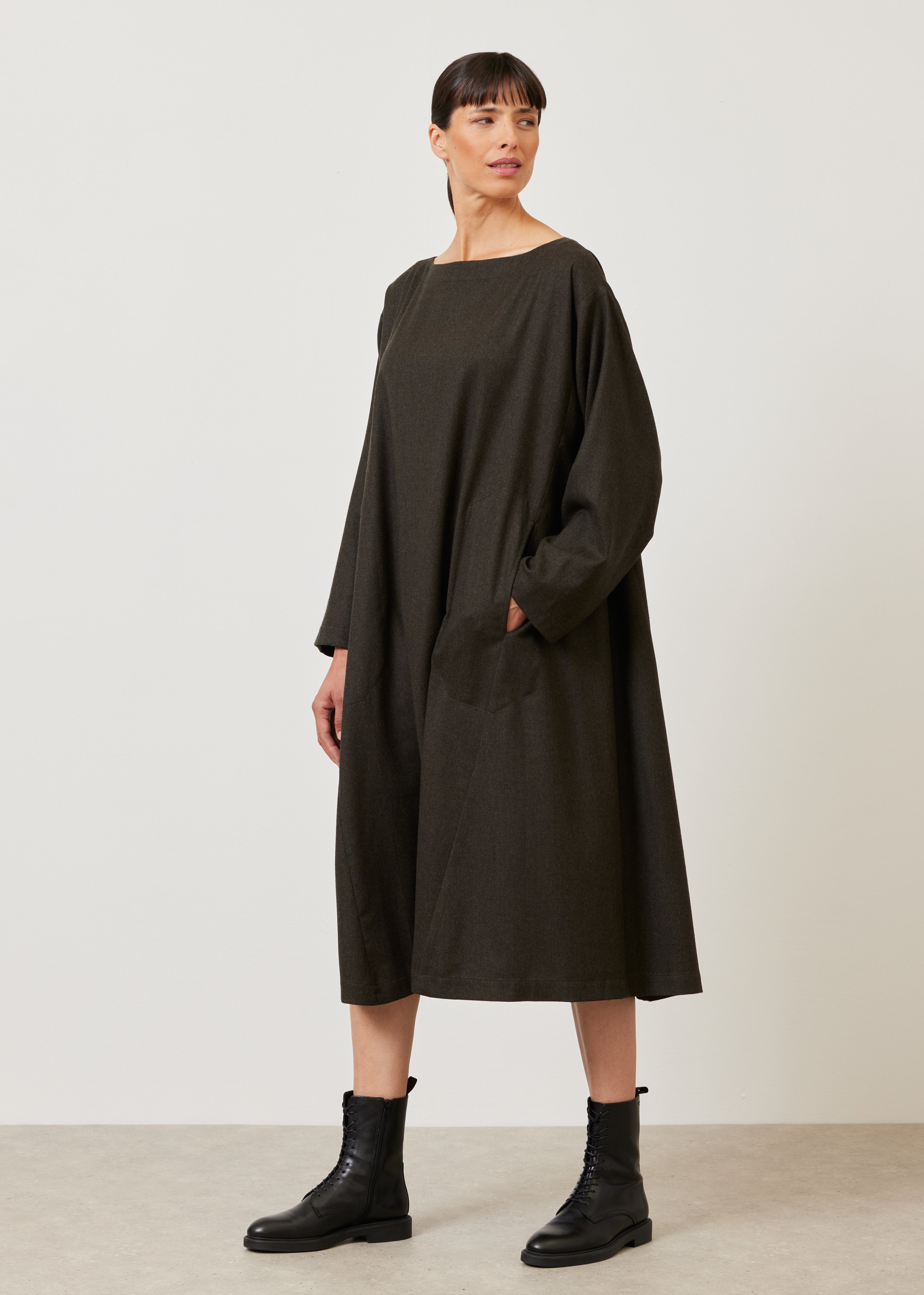 wool side panelled scoop neck dress